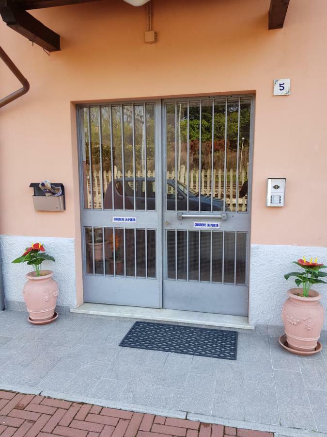 Appartamento Delle Rose Sesto Calende Extérieur photo