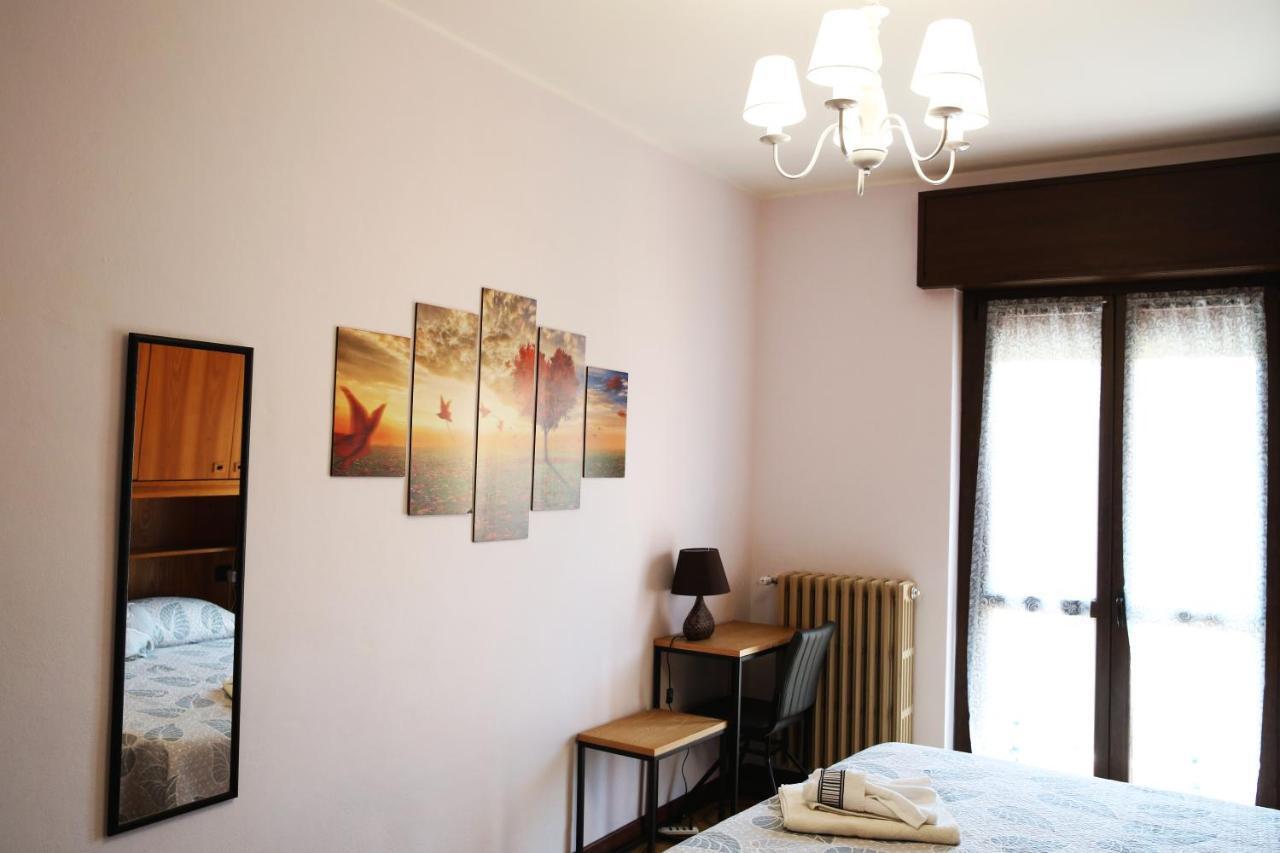 Appartamento Delle Rose Sesto Calende Extérieur photo